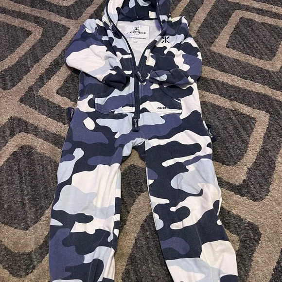 Onepiece blue Camouflage Jump In CAMO Jumpsuit sz 2/3T